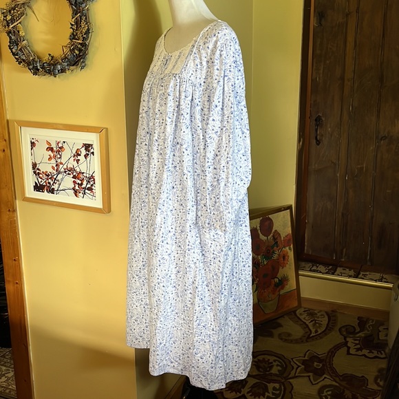 EILEEN WEST Size Large Cotton Flannel Long Nightgown Modest Soft Cozy Timeless - Picture 6 of 15
